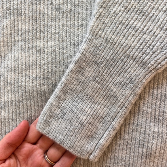 Halogen Grey Sweater - New - Size Small - Picture 5 of 7